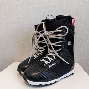 DC Women's Snowboarding Boots - Size 8.5